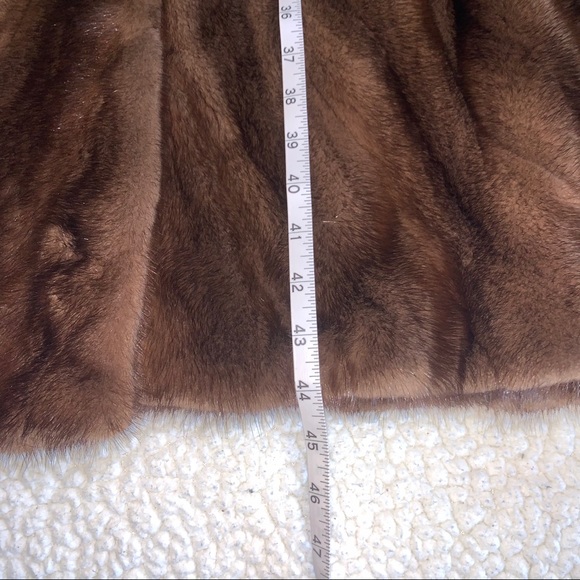 Genuine Vintage Mink Fur Coat in Brown - Picture 9 of 13